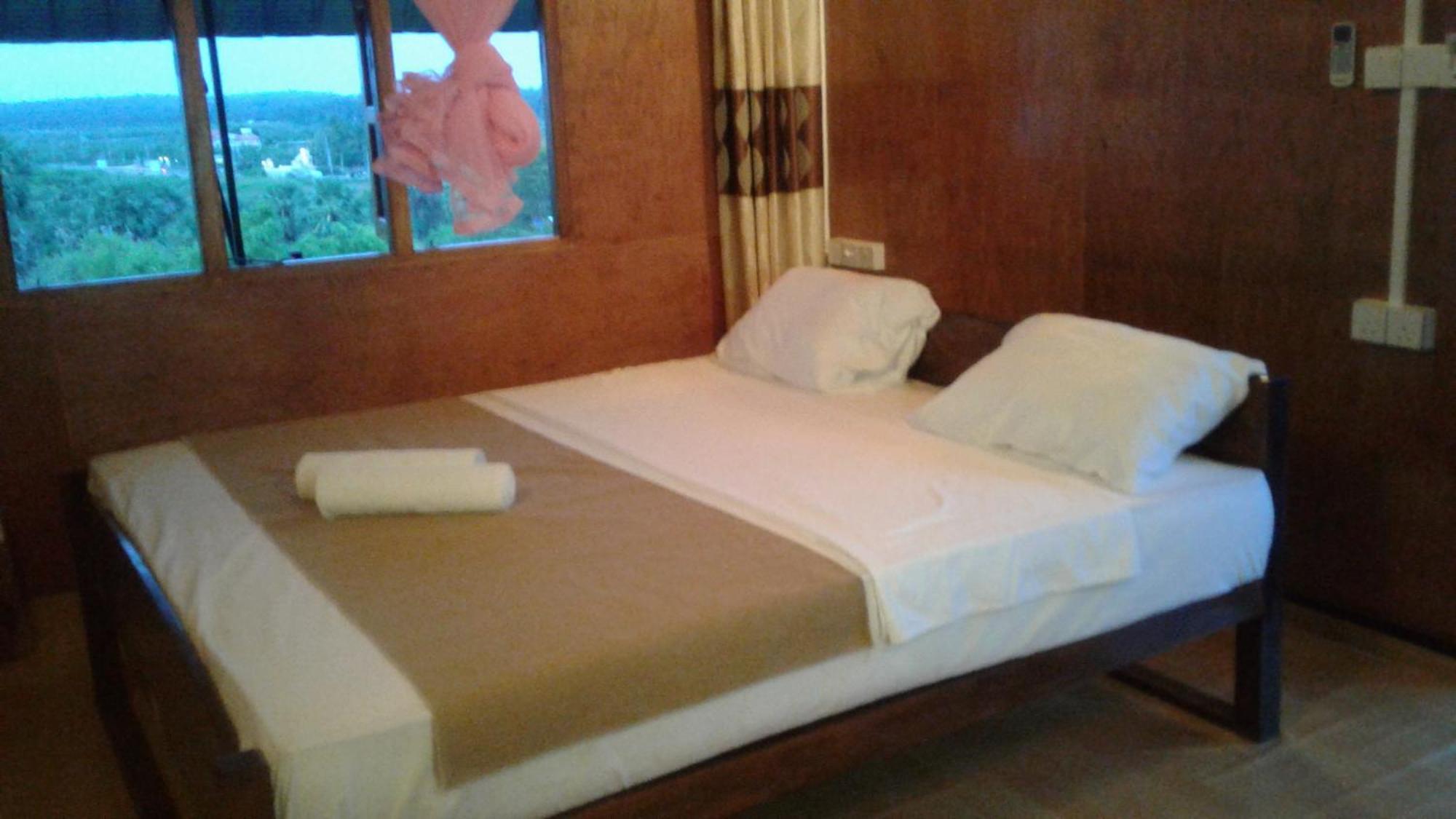 טרינקומאלה Sunntop Cabana מראה חיצוני תמונה